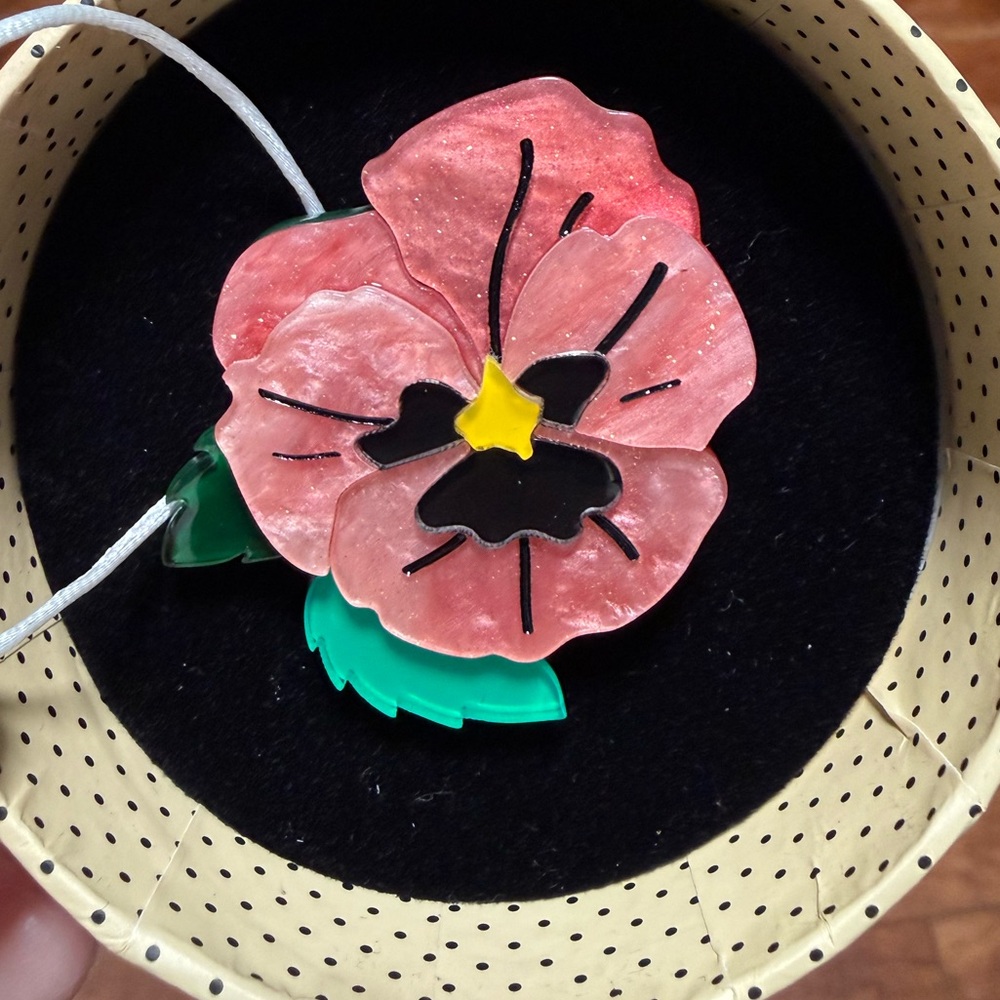🌸 Erstwilder’s On Sleeping Eyelids Brooch Pin